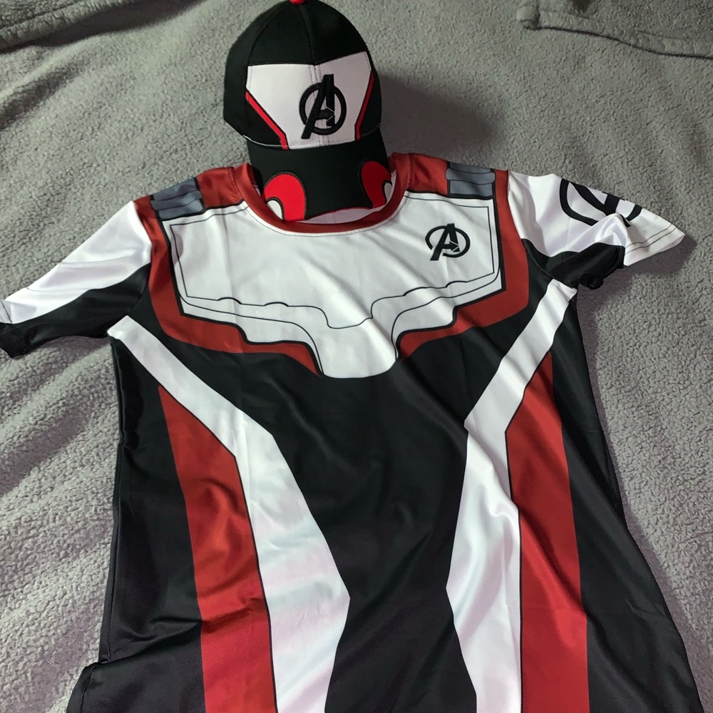 AVENGERS shirt and matching Hat! Mens
